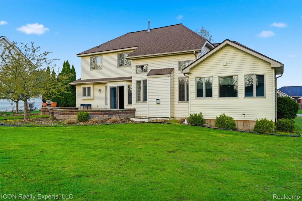 9211 Meadow Ridge Grand Blanc Charter Township, MI 48439