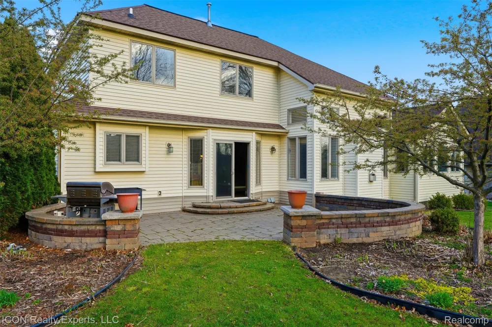 9211 Meadow Ridge Grand Blanc Charter Township, MI 48439