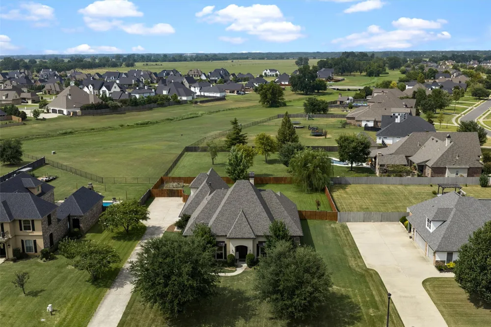 107 Colonel Burt Drive Benton, LA 71006