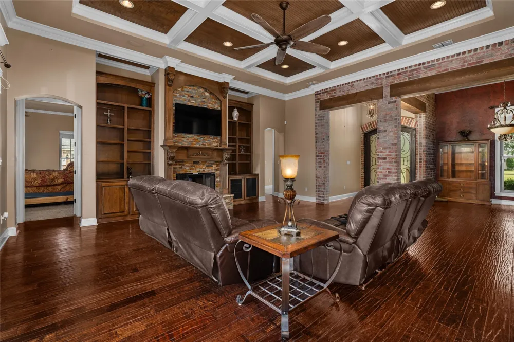 107 Colonel Burt Drive Benton, LA 71006