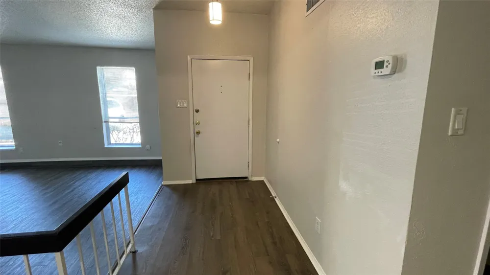 3201 Willow Bend Bedford, TX 76021