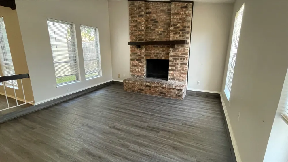 3201 Willow Bend Bedford, TX 76021