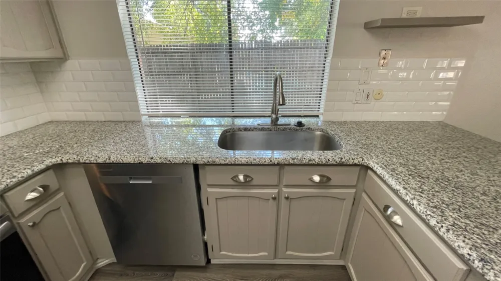 3201 Willow Bend Bedford, TX 76021