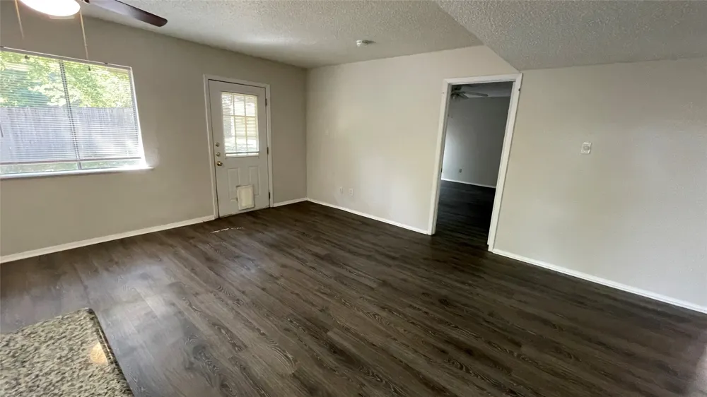 3201 Willow Bend Bedford, TX 76021