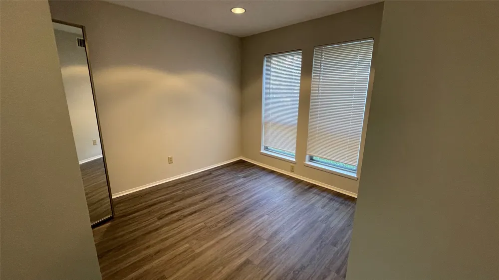 3201 Willow Bend Bedford, TX 76021
