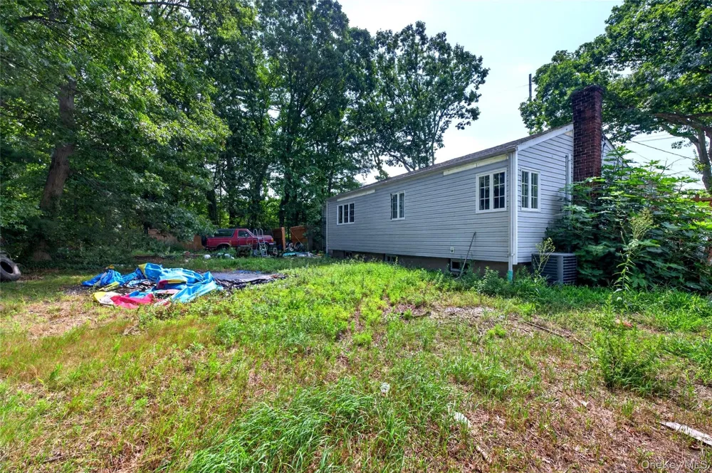 2109 Orinoco Drive West Islip, NY 11795