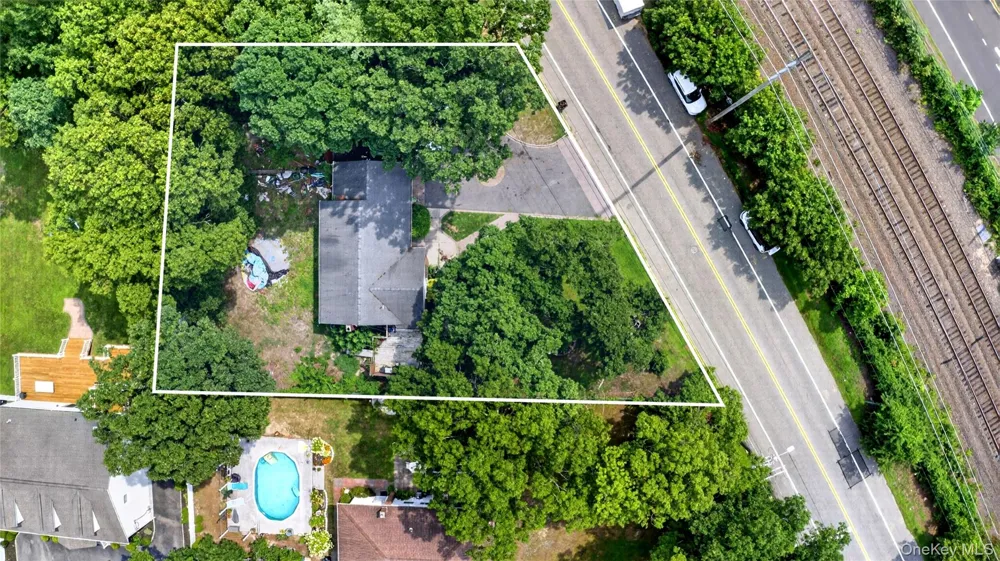 2109 Orinoco Drive West Islip, NY 11795