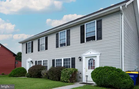 2 W CABIN HOLLOW ROAD