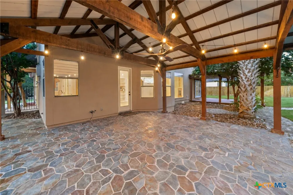 17 Horseshoe Court New Braunfels, TX 78132