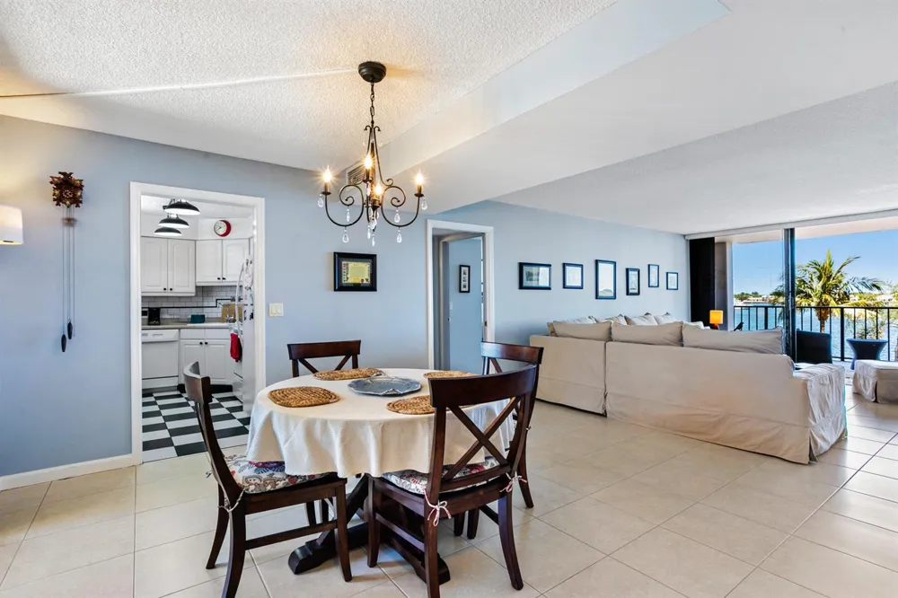 130 LAKESHORE DRIVE #322 North Palm Beach, FL 33408