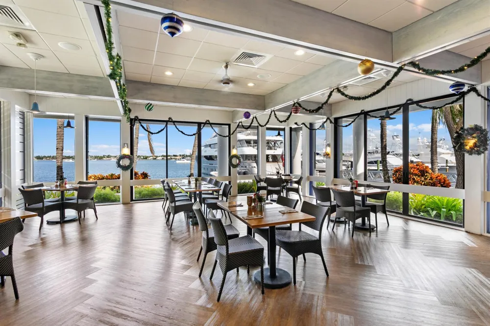 130 LAKESHORE DRIVE #322 North Palm Beach, FL 33408
