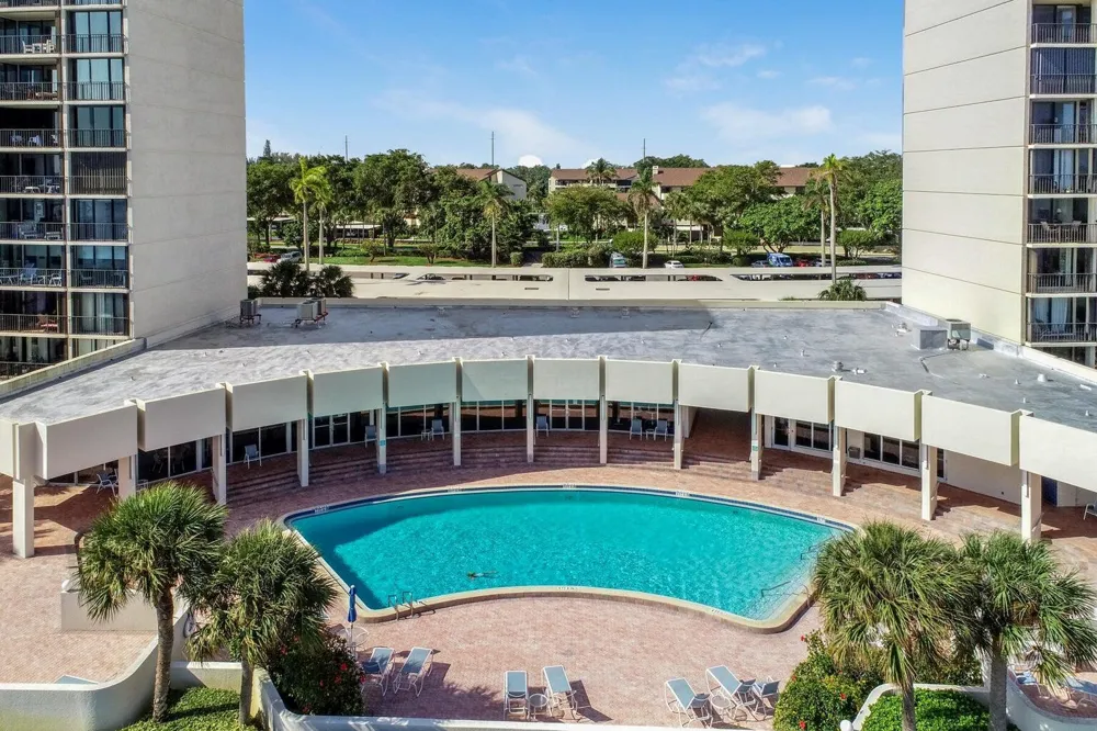 130 LAKESHORE DRIVE #322 North Palm Beach, FL 33408