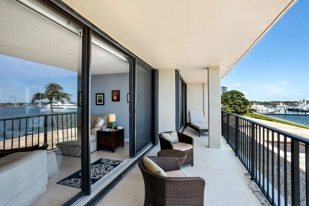 130 LAKESHORE DRIVE #322 North Palm Beach, FL 33408