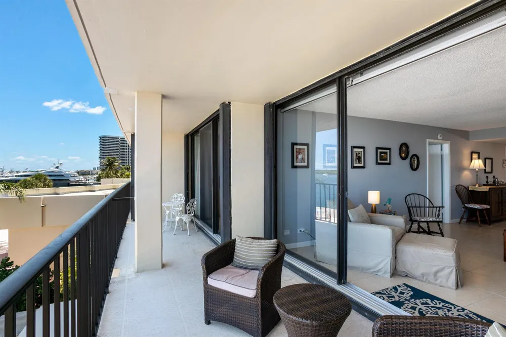 130 LAKESHORE DRIVE #322 North Palm Beach, FL 33408