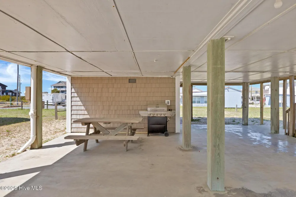 1303 Topsail Drive Surf City, NC 28445