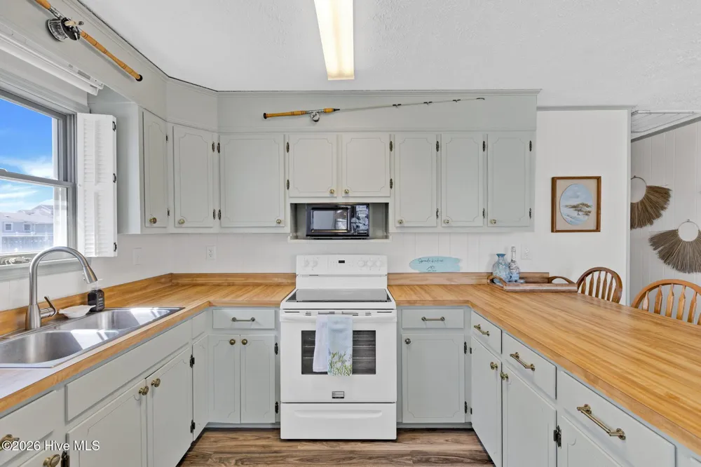 1303 Topsail Drive Surf City, NC 28445