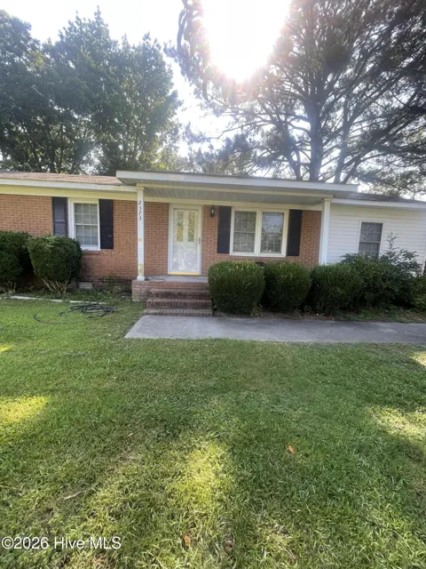2573 Rosewood Drive