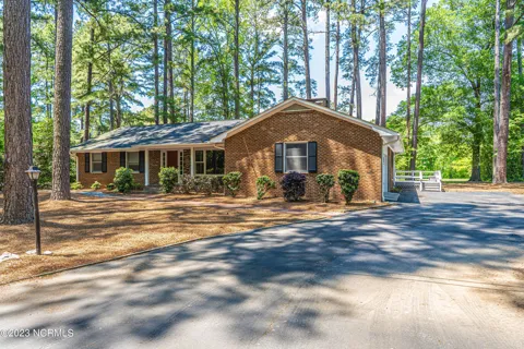 4 Fairway Lane