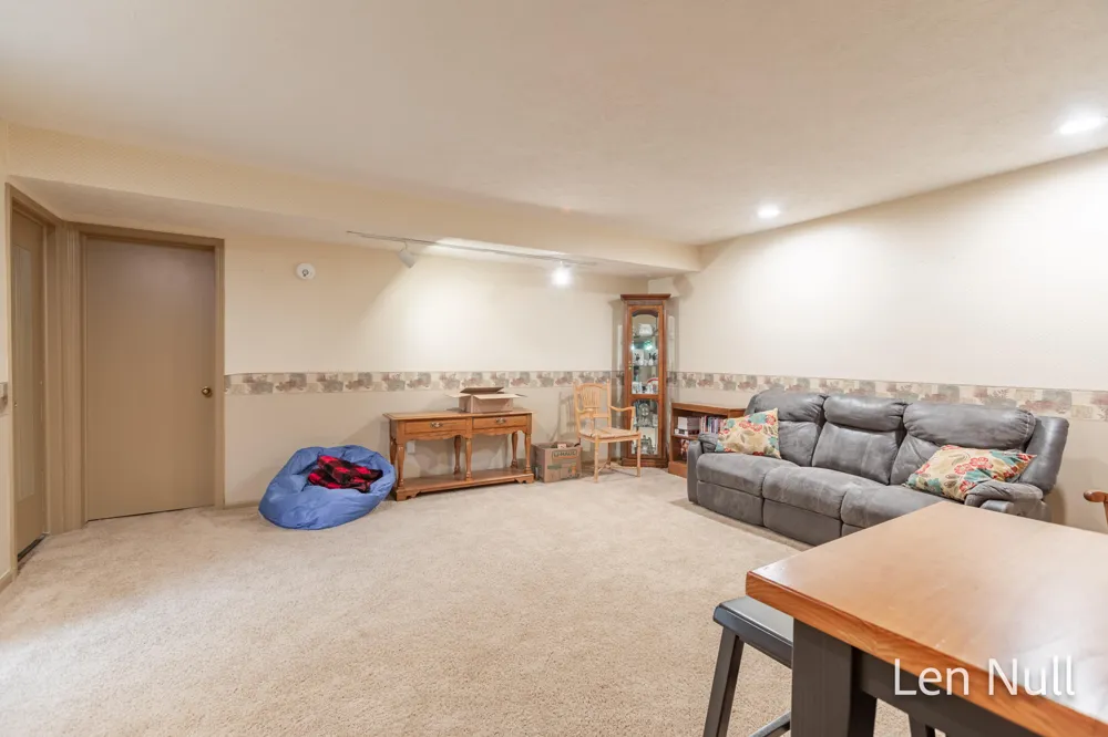 2742 Stonebluff Drive SW Wyoming City, MI 49519