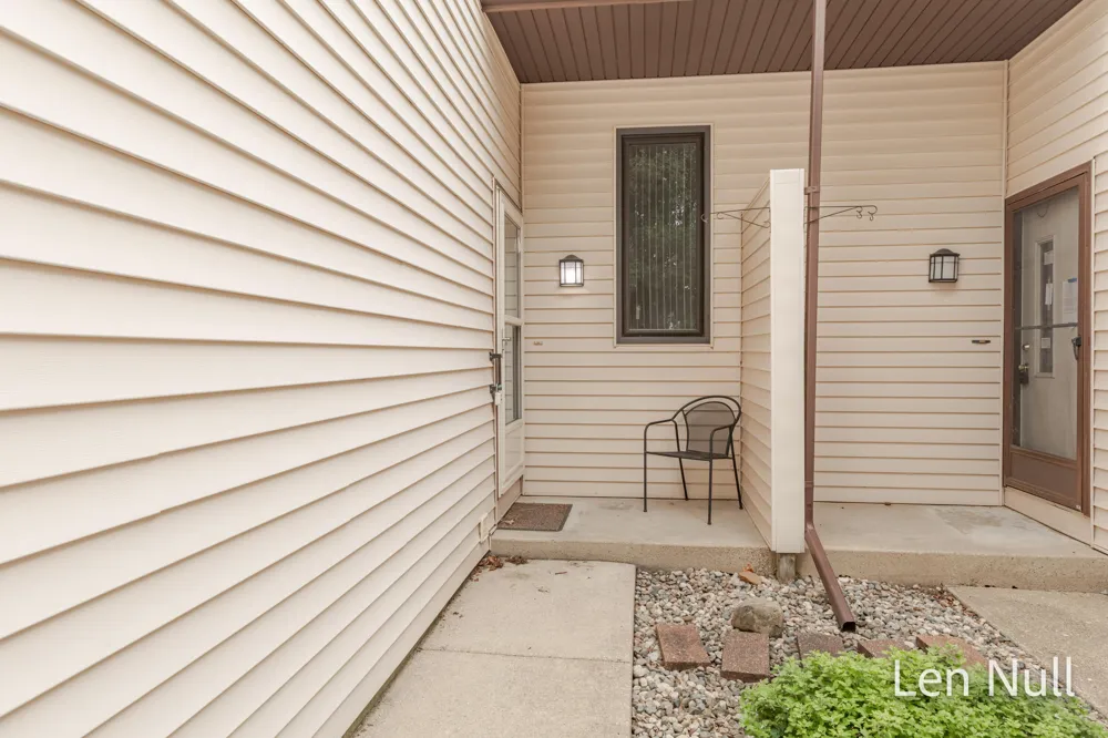2742 Stonebluff Drive SW Wyoming City, MI 49519