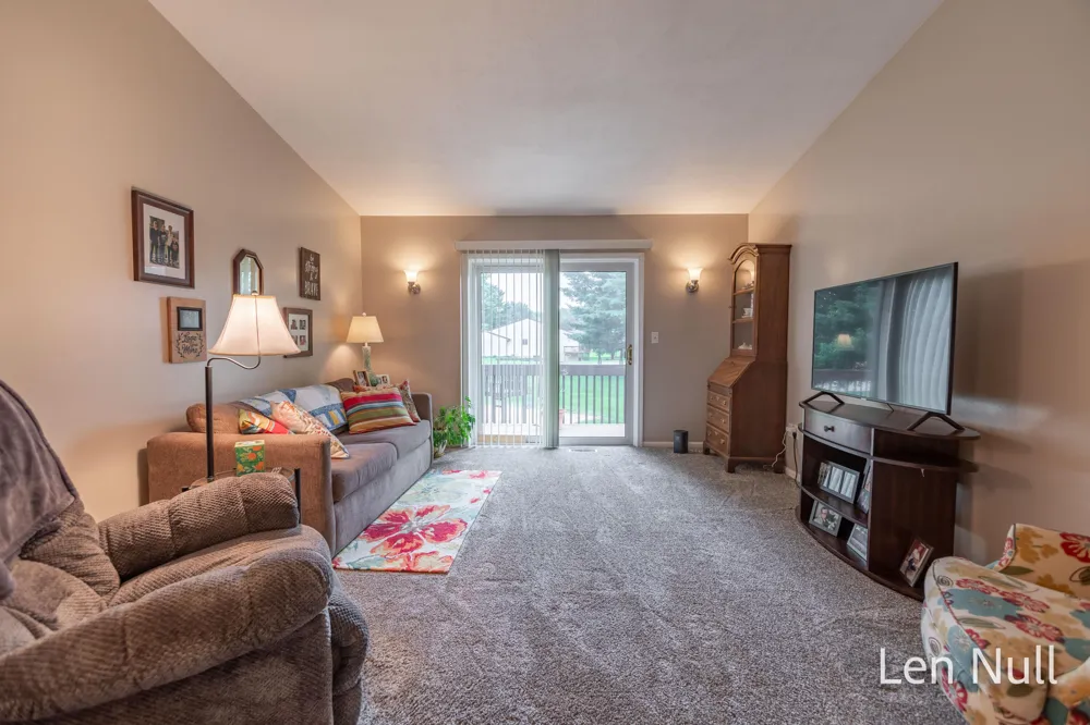2742 Stonebluff Drive SW Wyoming City, MI 49519