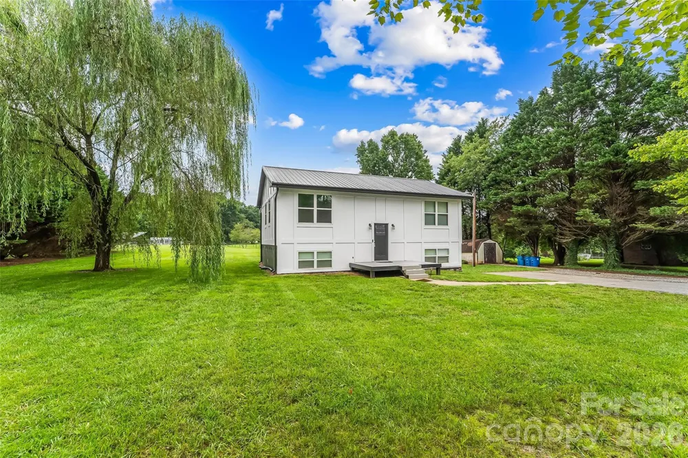 2646 Icard Rhodhiss Road Connelly Springs, NC 28612