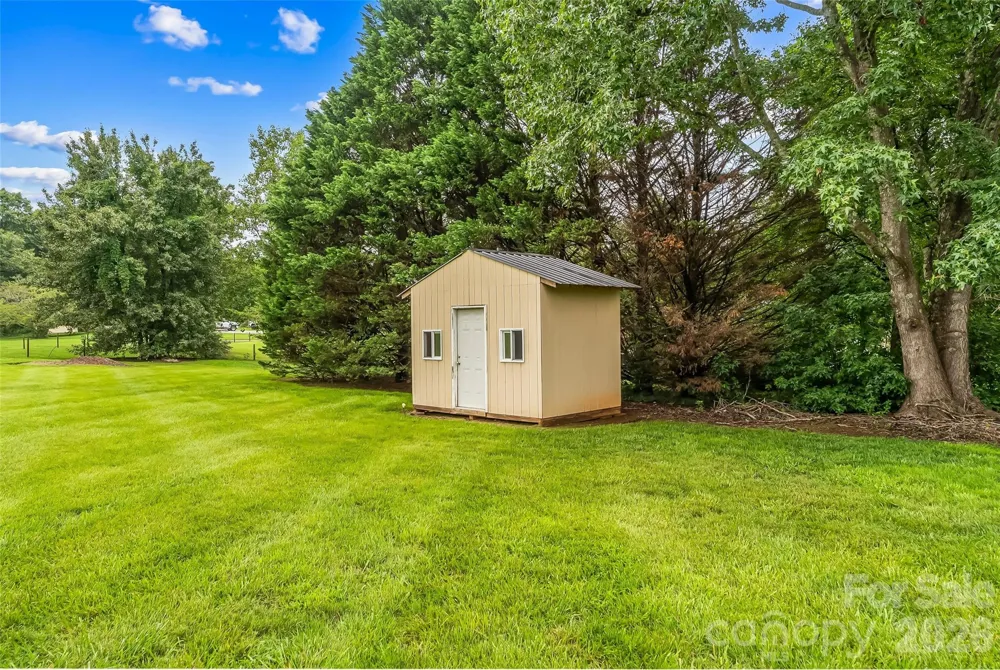 2646 Icard Rhodhiss Road Connelly Springs, NC 28612