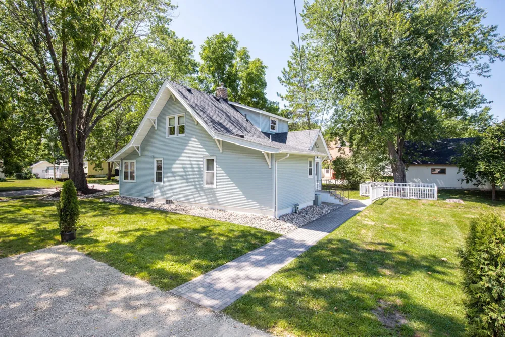 305 8th Avenue E Alexandria, MN 56308