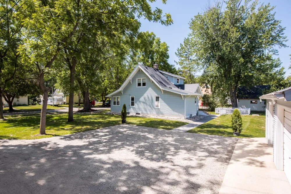 305 8th Avenue E Alexandria, MN 56308