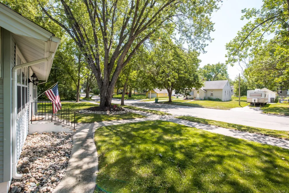 305 8th Avenue E Alexandria, MN 56308