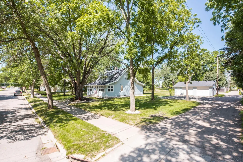 305 8th Avenue E Alexandria, MN 56308