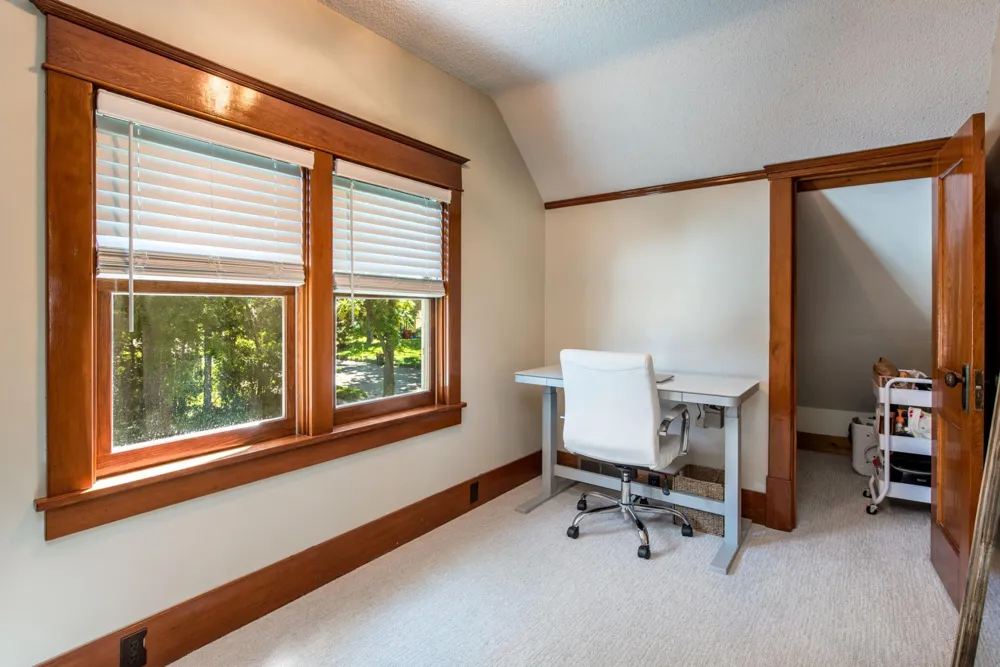 305 8th Avenue E Alexandria, MN 56308