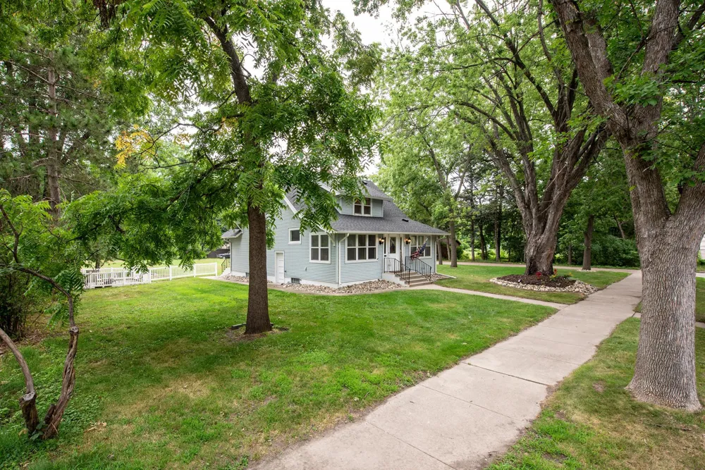 305 8th Avenue E Alexandria, MN 56308