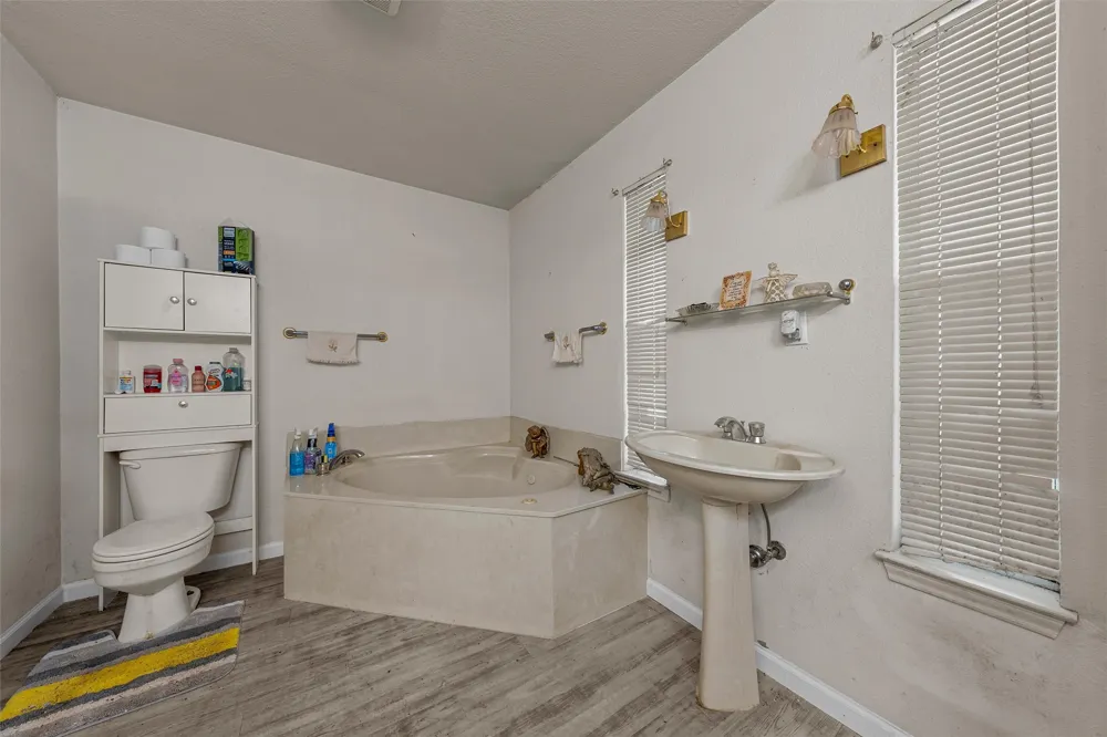 353 County Road 176 Marlin, TX 76661