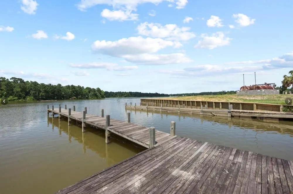 26636 Pools Creek Dr Huntsville, TX 77320