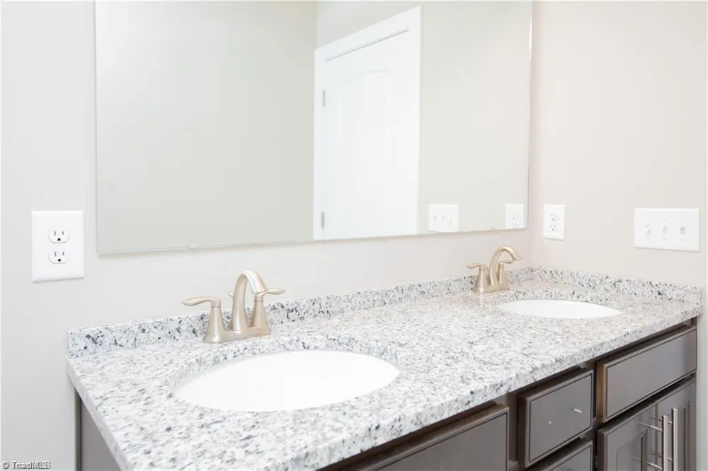 218 Crane Creek Way Lexington, NC 27295