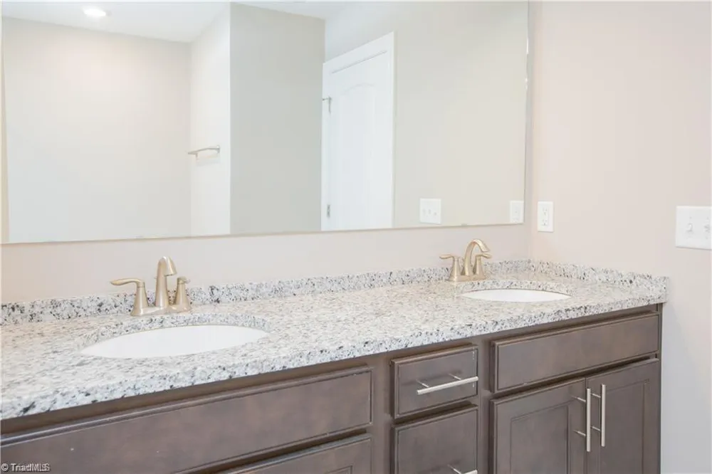 218 Crane Creek Way Lexington, NC 27295
