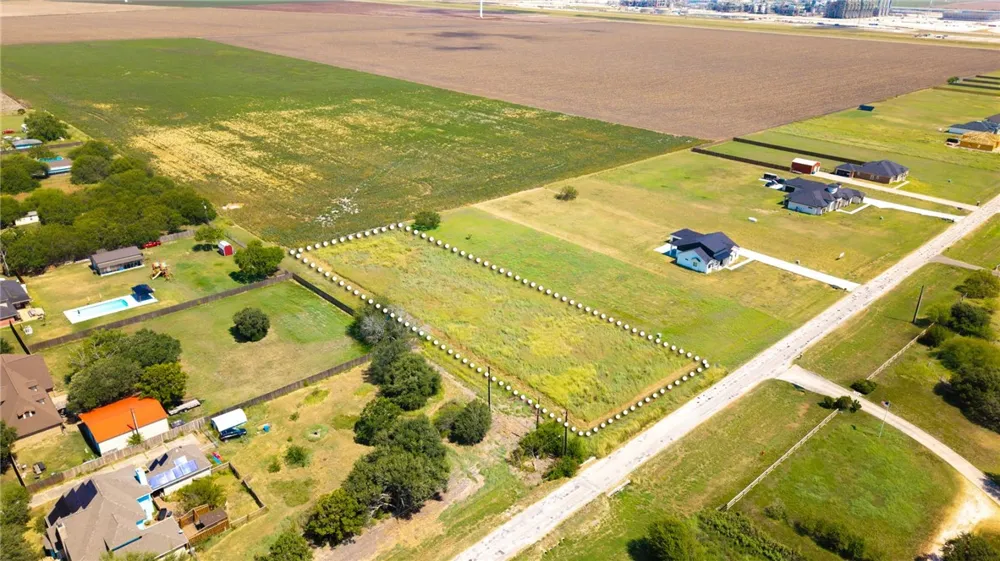 4201 Kestrel Lane Portland, TX 78374