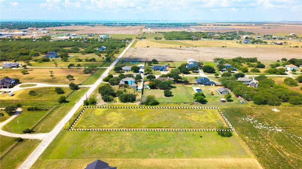 4201 Kestrel Lane Portland, TX 78374