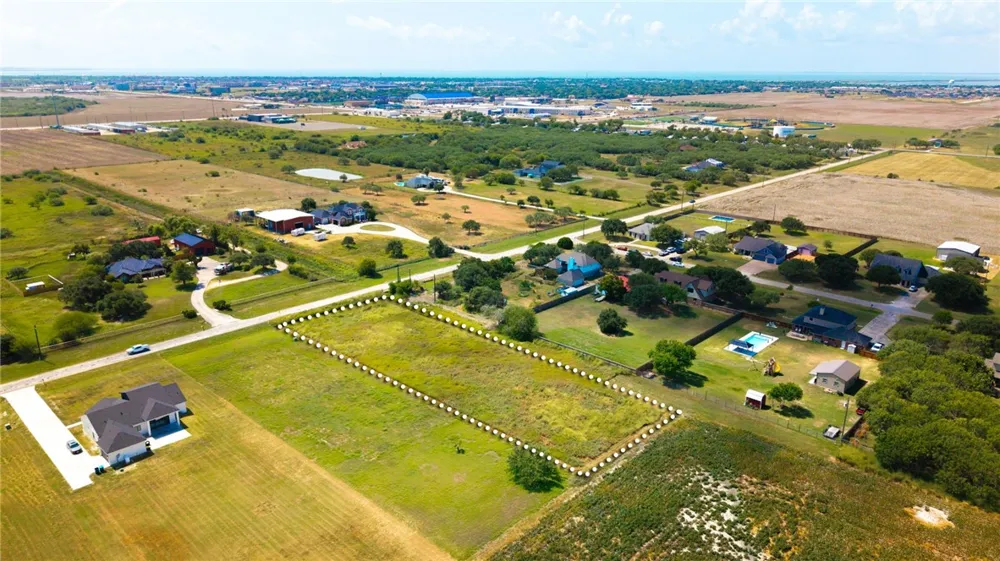 4201 Kestrel Lane Portland, TX 78374