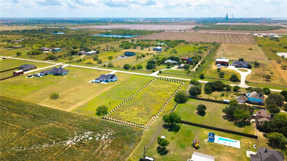 4201 Kestrel Lane Portland, TX 78374