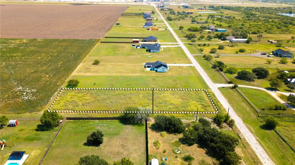 4201 Kestrel Lane Portland, TX 78374