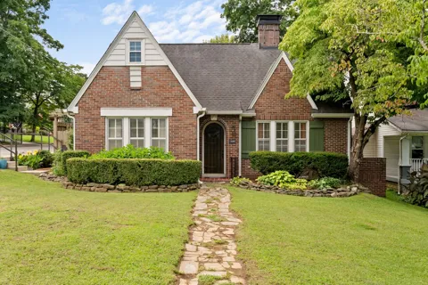 700 5th Ave W