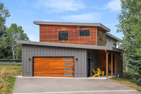 1647 Red Hawk Court