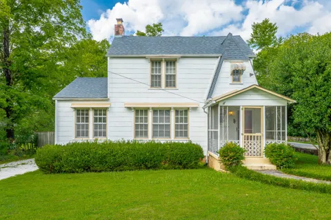 113 Narragansette Avenue