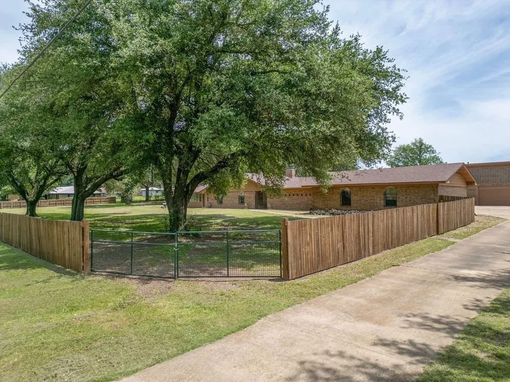 100 Joyner Street Omaha, TX 75571