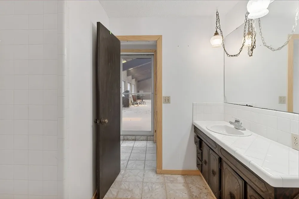 100 Joyner Street Omaha, TX 75571
