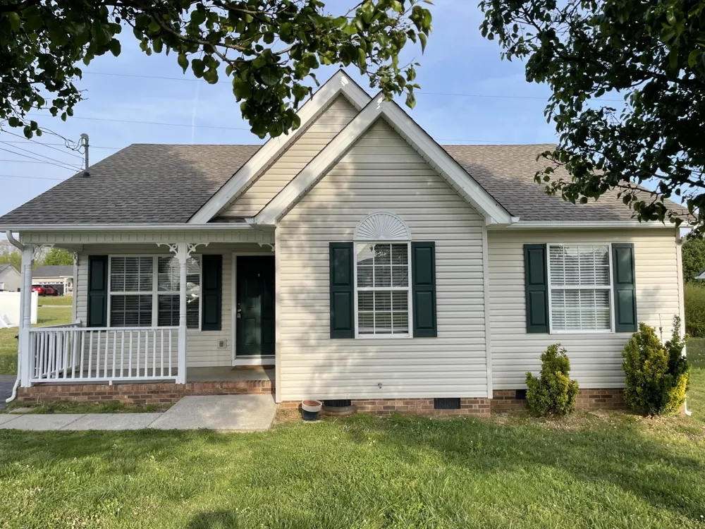 1604 Baucom Dr Columbia, TN 38401