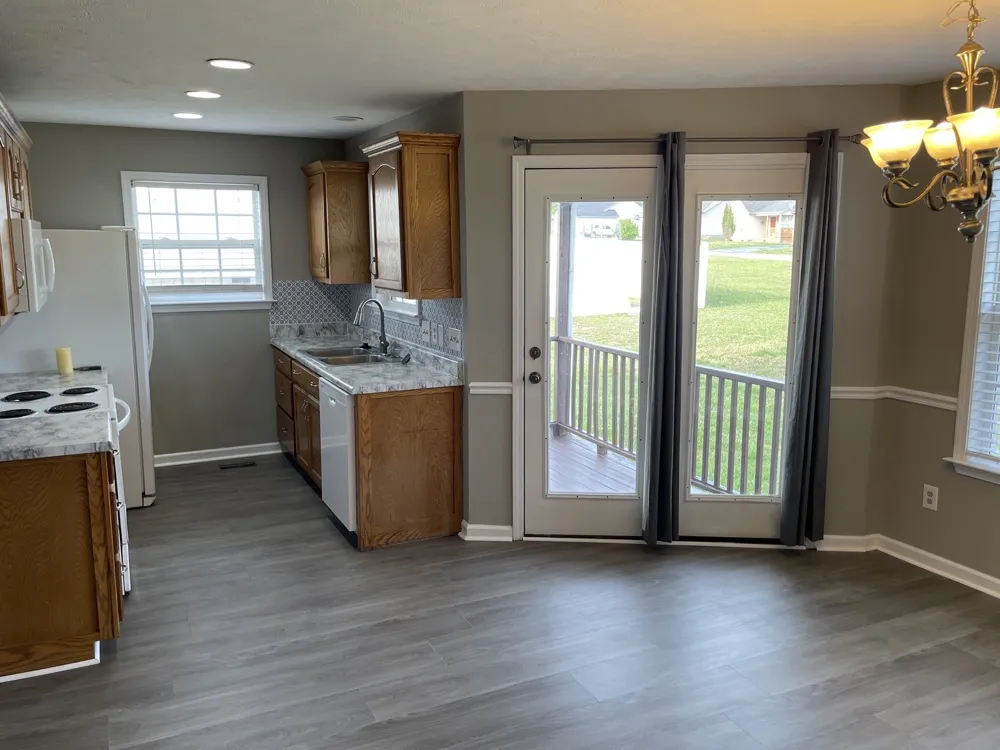 1604 Baucom Dr Columbia, TN 38401