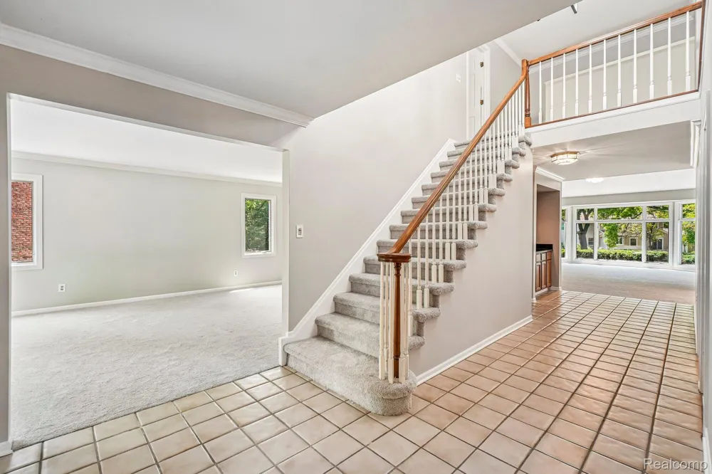 4523 Rivers Edge Drive Troy City, MI 48098